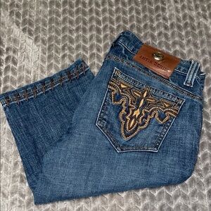 Antik Denim Bermuda Style Jean Shorts. Size 28.‎ Embroidered